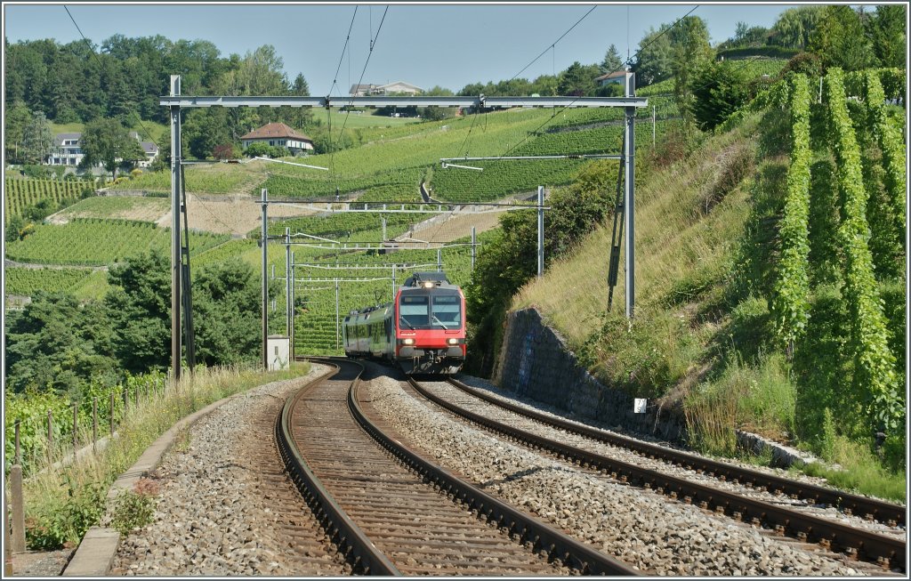 Ein  Domino  als S 21 nach Payerne bei Grandvaux.
18. Juli 2012