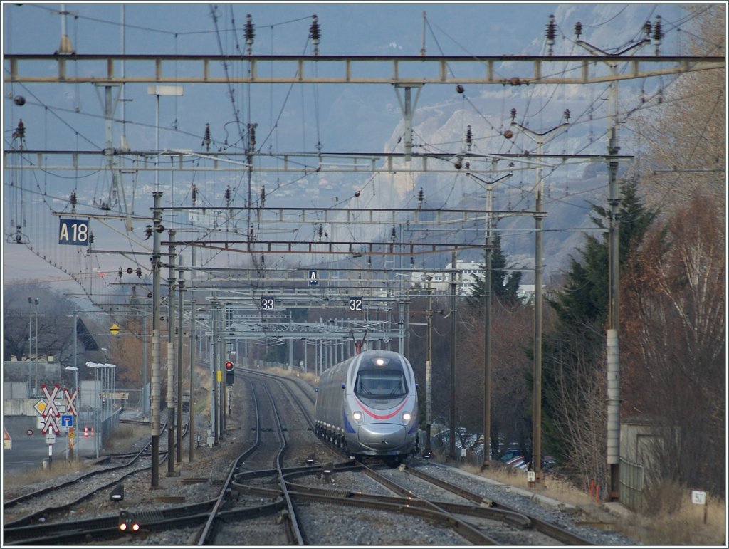 Ein FS ETR 610 auf dem Weg von Genve nach Milano kurz vor Sion.
14.02.2011