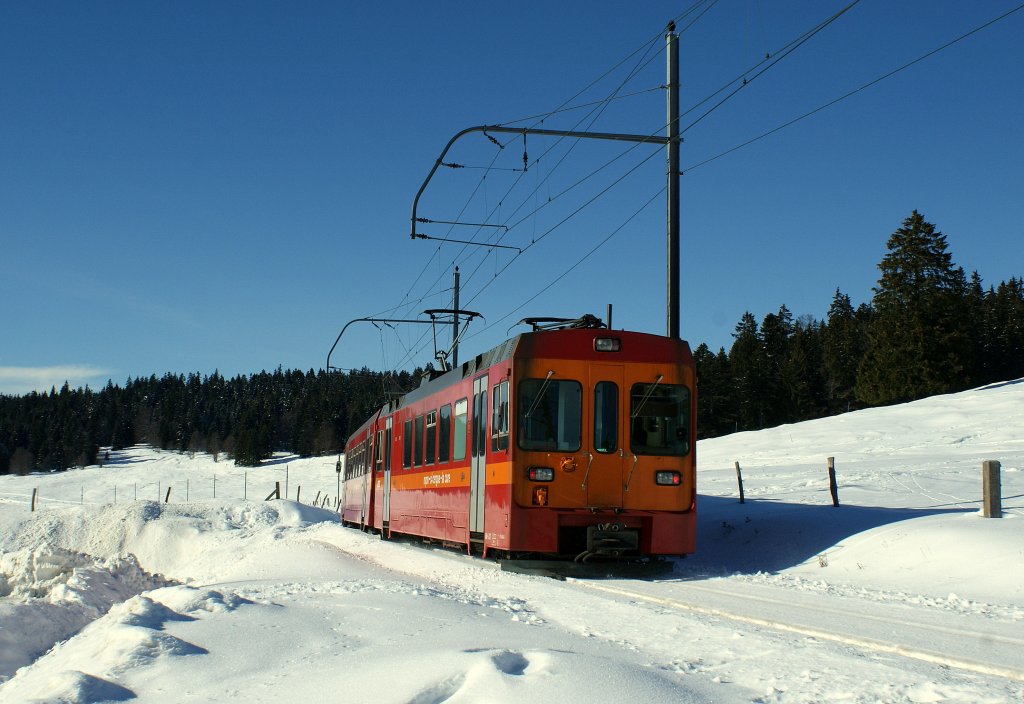 Ein NStCM Regionalzug auf der Fahrt nach La Cure am 19.01.2010.