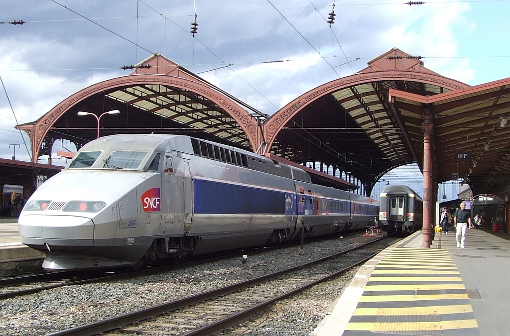 Ein TGV im Bahnhof Straßburg (Gare de Strasbourg)am 19.07.2008.