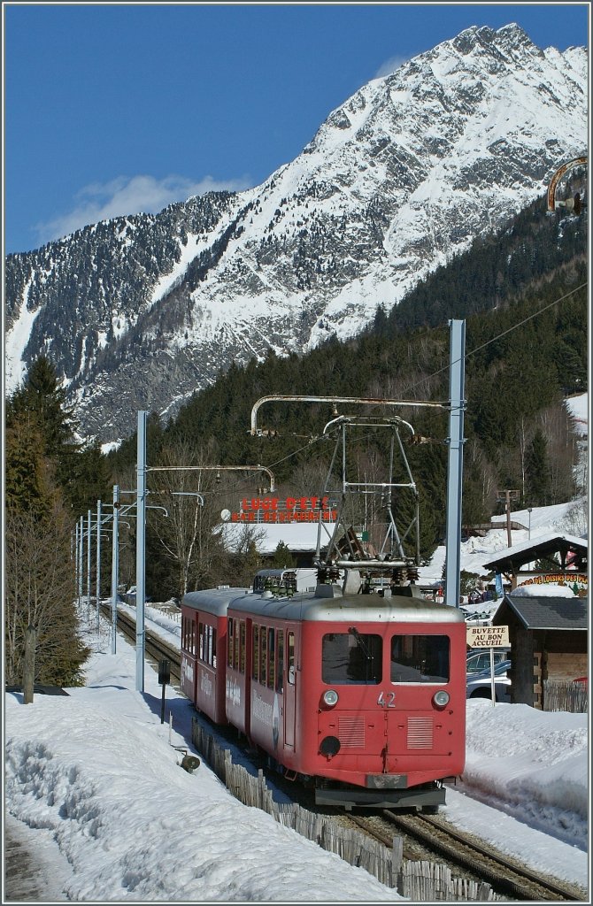 Ein Zug der M-C erreicht Chamonix.
12.03.2009