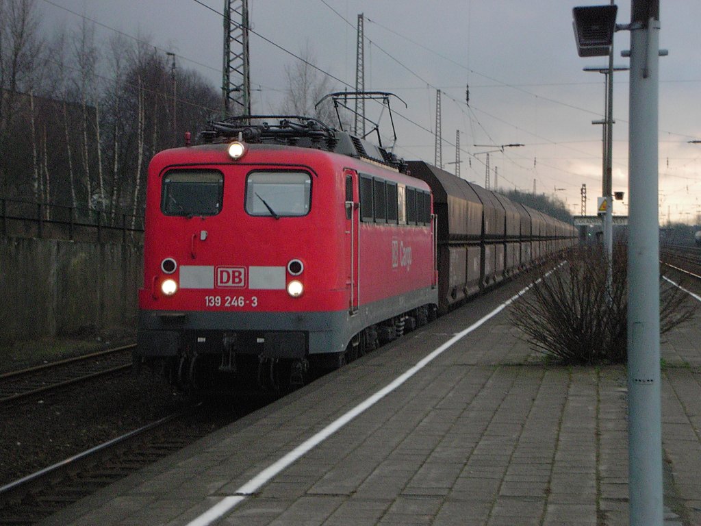 Eine DB 139 fhrt am 11.02.2004 durch Gladbeck-West.