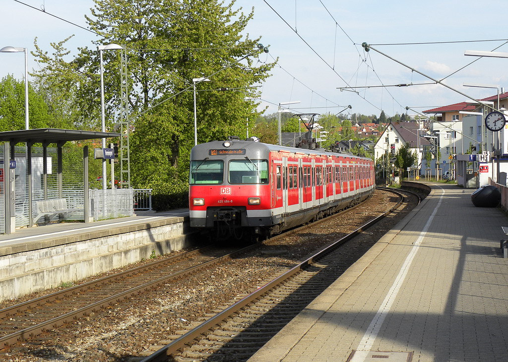Einfahrt der Stuttgarter S-Bahn Linie 4 in meinem Wohnort Benningen a.N.