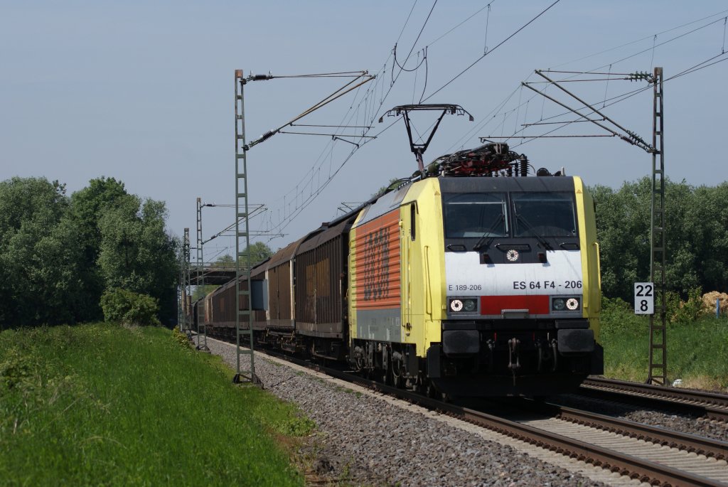 ES 64 F4-206 (Locon) mit einem Papierzug in Bornheim am 22.05.2010