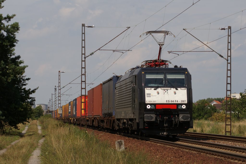 ES 64 F4-287 mit einem Containerzug in Wiesental am 04.08.2010