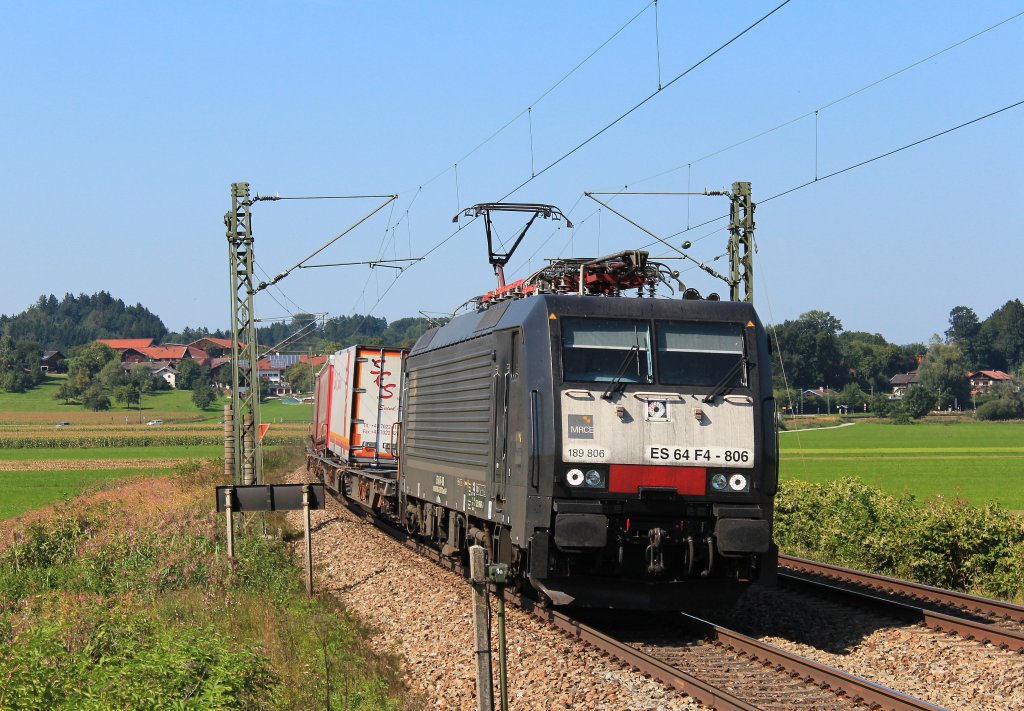 ES 64 F4-806 ist am 10. September 2012 mit einem Gterzug in Richtung Salzburg unterwegs. Aufgenommen zwischen Prien am Chiemsee und Bernau.