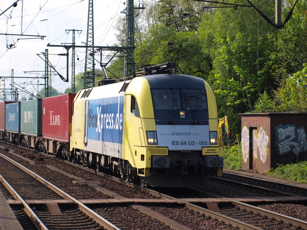 ES 64 U2-003 fuhr strahlend mit einem Containerzug durch Hamburg-Harburg am 14.5.