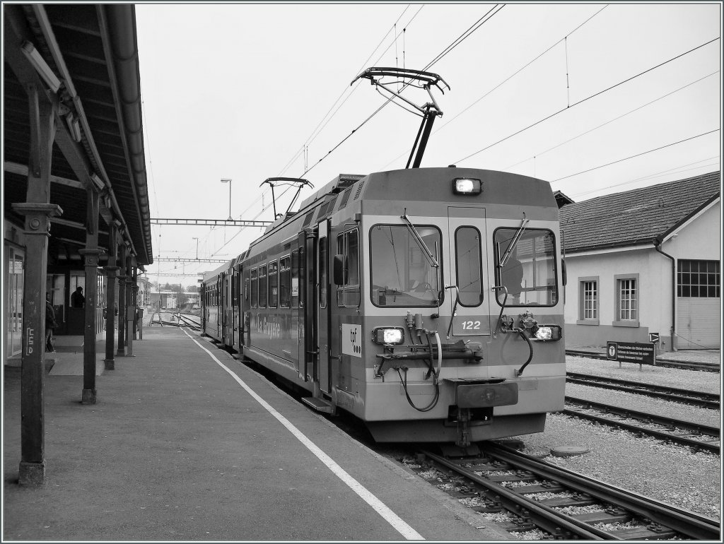 GFM/TPF Regionalzug in Chtel St-Denis am 23. Jan. 2007.