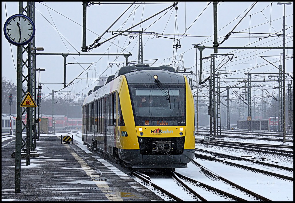 HLB VT 284 als RB nach Fulda im Bahnhof Fulda am 23.02.13