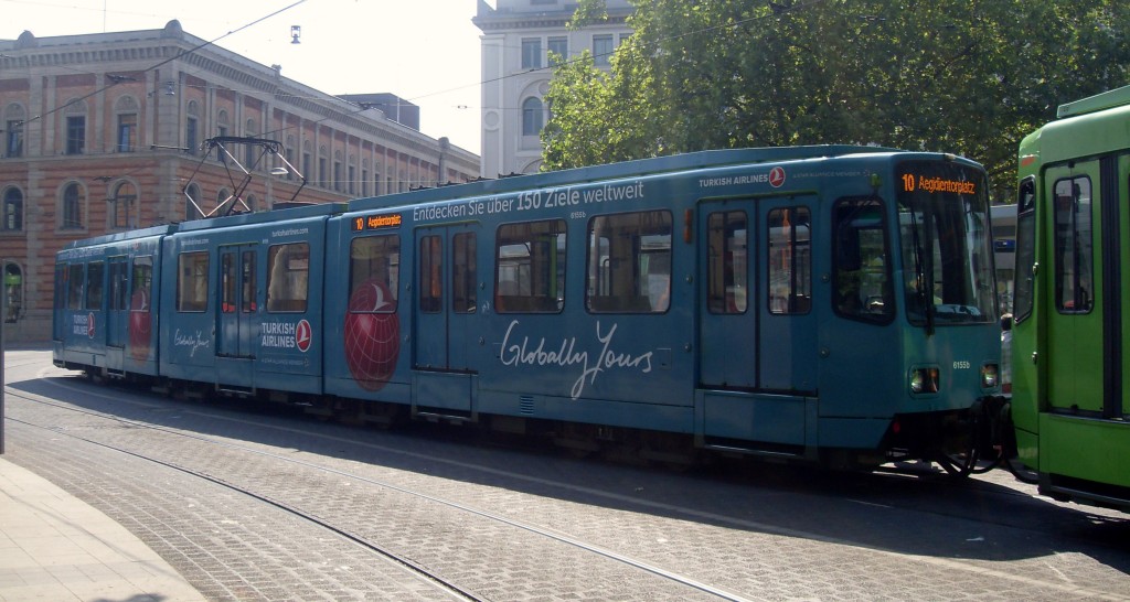 Mein erstes Bild bei euch zeigt eine Strassenbahn in Hannover der Linie 10 aufgenommen am Tag des ersten bab.stb.de Treffens in Ahlten.10.07.2010
