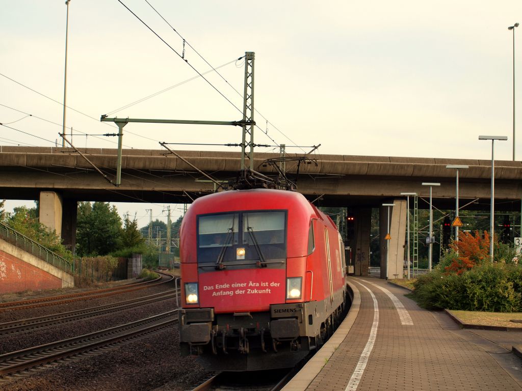 Mit dem IC  Knigsee  fuhr ein 1016 oder 1116 in den Harburger Bahnhof ein. Gesehen am 11.9.