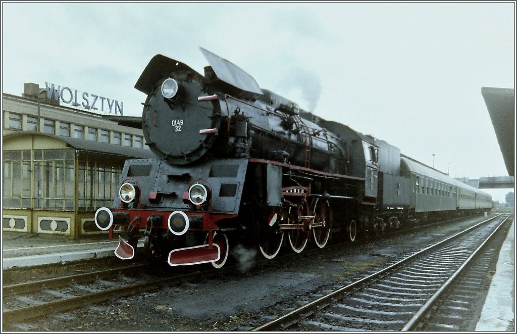 PKP Ol 49 32 mit einem Regionalzug in Wolstyn.
28. August 1994