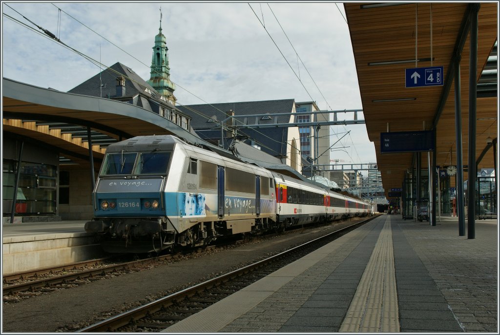 SNCF 26 164 mit EC Vauban in Luxbembourg.
16. Juni 2013