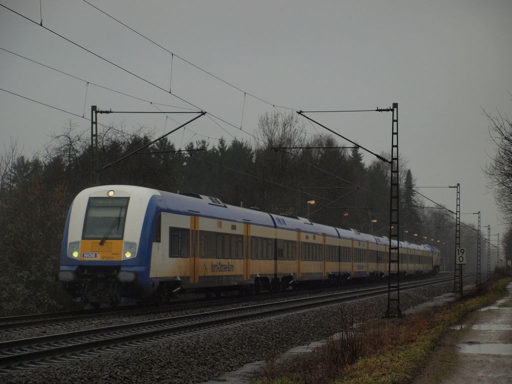 Steuerwagen vorraus kam die NOB nach Hamburg-Altona durch Prisdorf gefahren am 2.6.