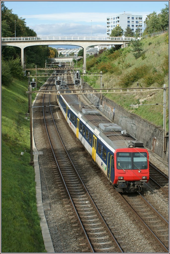 Zwischen Renens und Lausanne ist ei NPZ Richtung Palzieu unterwegs. 
28.09.2010