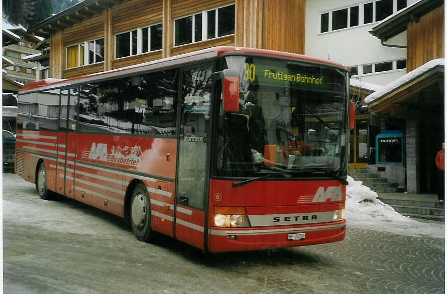 (082'125) - AFA Adelboden - Nr. 8/BE 26'708 - Setra am 26. Dezember 2005 beim Autobahnhof Adelboden