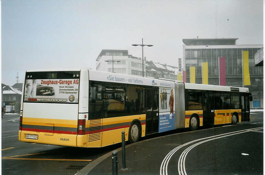 (082'832) - STI Thun - Nr. 103/BE 577'103 - MAN am 30. Januar 2006 beim Bahnhof Thun