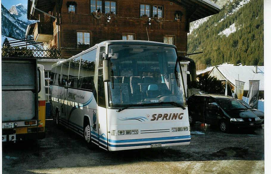 (082'914) - Spring, Schwenden - BE 250'255 - Drgmller am 6. Februar 2006 in Schwenden, Garage