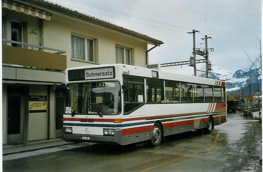 (083'125) - Stryffeler, Boltigen - BE 505 - Mercedes (ex LVB Lenk) am 19. Februar 2006 beim Bahnhof Drstetten