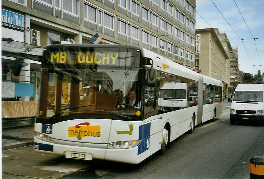 (083'631) - TL Lausanne - Nr. 532/VD 1584 - Solaris am 6. Mrz 2006 beim Bahnhof Lausanne