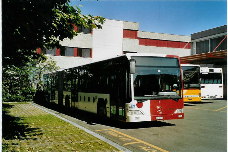 (086'317) - TPF Fribourg - Nr. 137/FR 300'282 - Mercedes am 18. Juni 2006 in Kloten, EvoBus