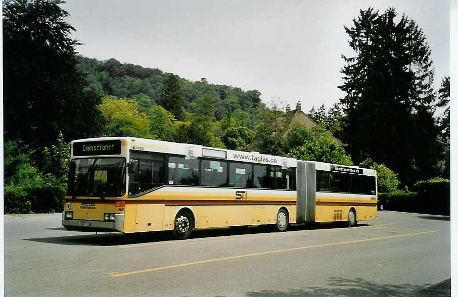 (086'802) - STI Thun - Nr. 66/BE 371'366 - Mercedes am 20. Juni 2006 bei der Schifflndte Thun