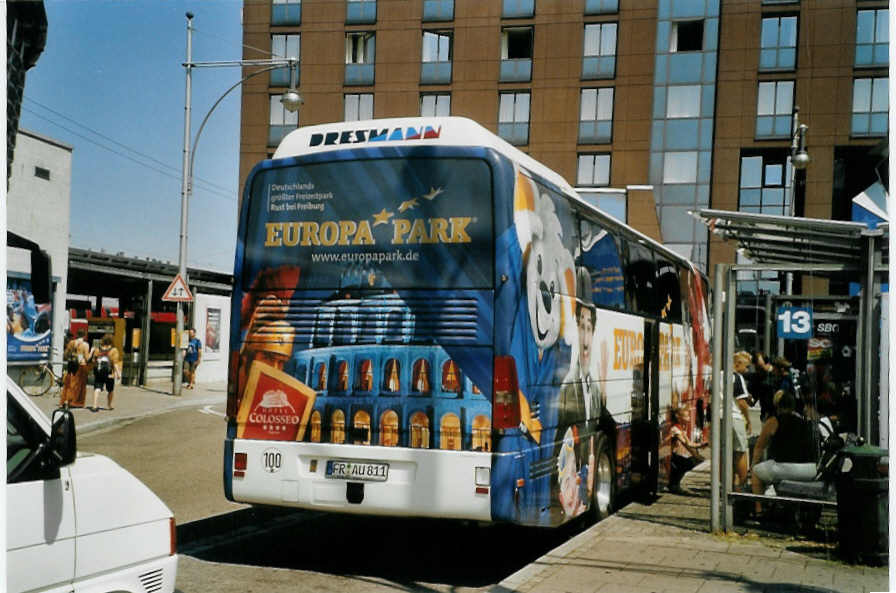 (087'334) - Dresmann, Freiburg - FR-AU 811 - Mercedes am 24. Juli 2006 beim Bahnhof Freiburg