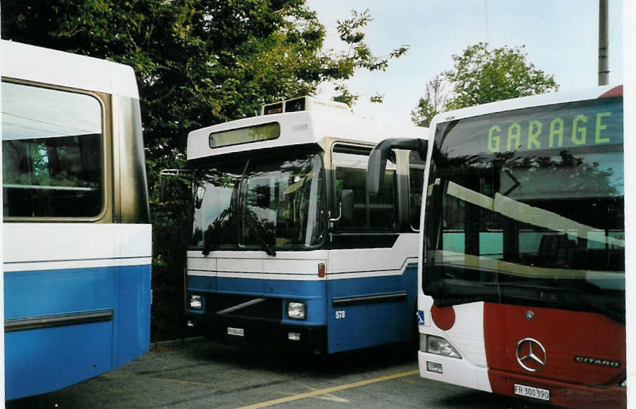 (087'702) - TPF Fribourg - Nr. 578/FR 300'405 - Volvo/Hess (ex TF Fribourg Nr. 178) am 26. Juli 2006 in Fribourg, Garage (Teilaufnahme)