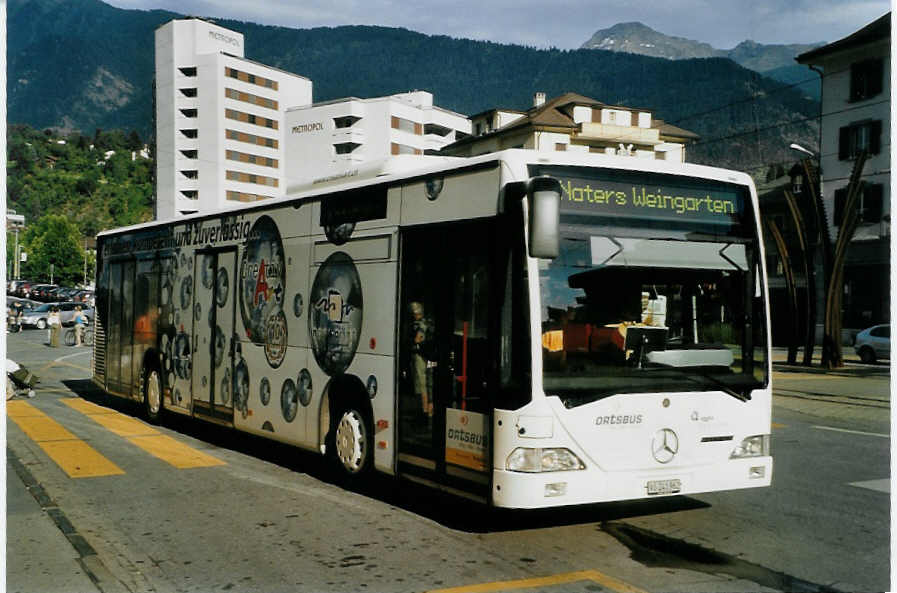 (088'016) - PostAuto Wallis - VS 241'962 - Mercedes am 26. Juli 2006 beim Bahnhof Brig