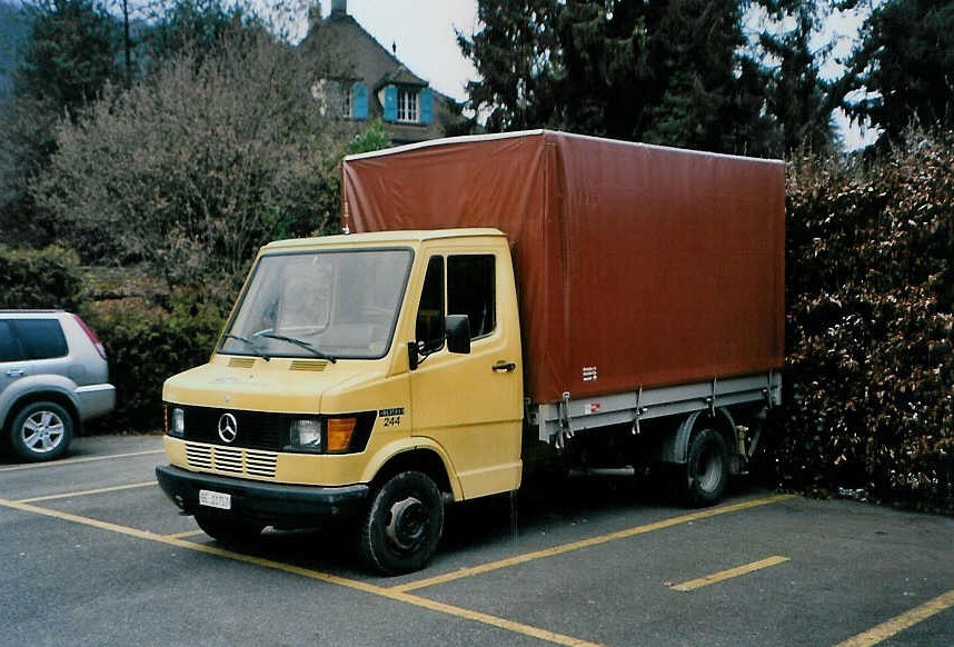 (091'027) - Aus dem Archiv: STI Thun - Nr. 244/BE 11'757 - Mercedes (ex Nr. 144) am 19. Dezember 2006 bei der Schifflndte Thun