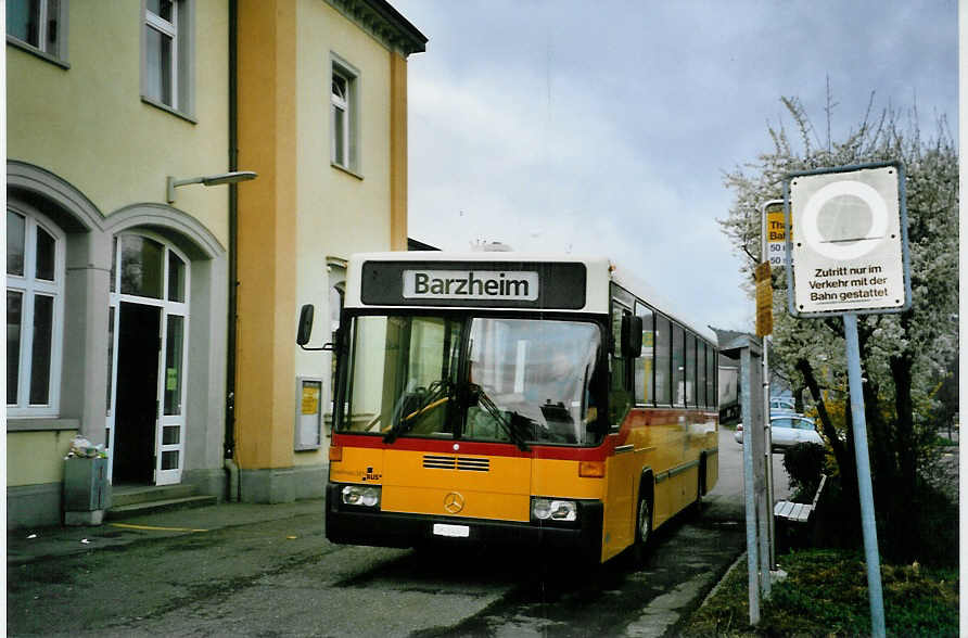 (093'229) - SB Schaffhausen - Nr. 27/SH 54'327 - Mercedes/Hess (ex Rattin, Schaffhausen Nr. 27) am 22. Mrz 2007 beim Bahnhof Thayngen