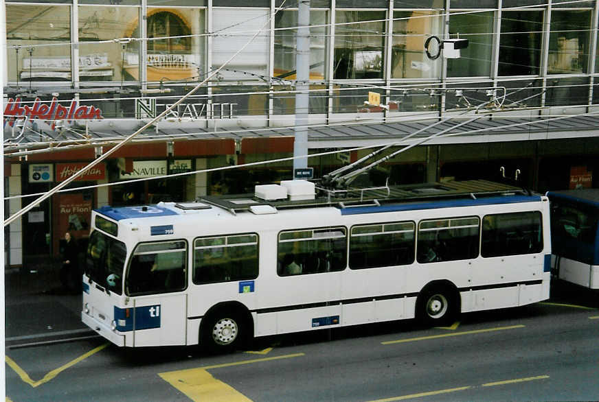 (093'707) - TL Lausanne - Nr. 759 - NAW/Lauber Trolleybus am 7. April 2007 in Lausanne, Rue Neuve