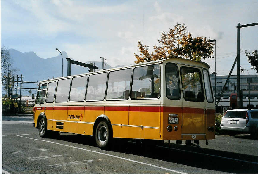 (09'405) - Tiemann, Oetwil - Nr. 6/ZH 560'266 - FBW/FHS (ex Btra, Birr Nr. 28; ex P 24'186) am 28. Oktober 2006 in Thun, Seestrasse