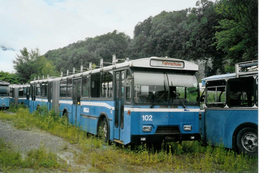 (095'213) - VBL Luzern - Nr. 102 - Volvo/Hess am 2. Juni 2007 in Nfels