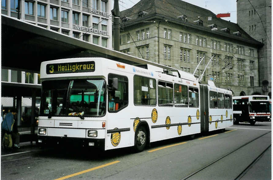 (096'413) - VBSG St. Gallen - Nr. 165 - NAW/Hess Gelenktrolleybus am 21. Juli 2007 beim Bahnhof St. Gallen