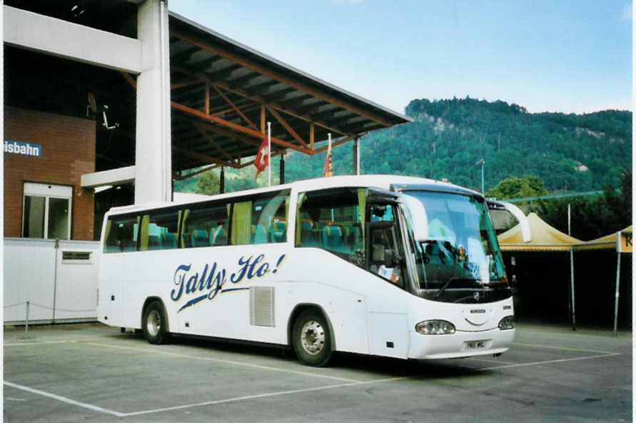 (097'524) - Aus England: Tally Ho, Kingsbridge - YN51 MKL - Scania/Irizar am 19. August 2007 in Thun, Grabengut