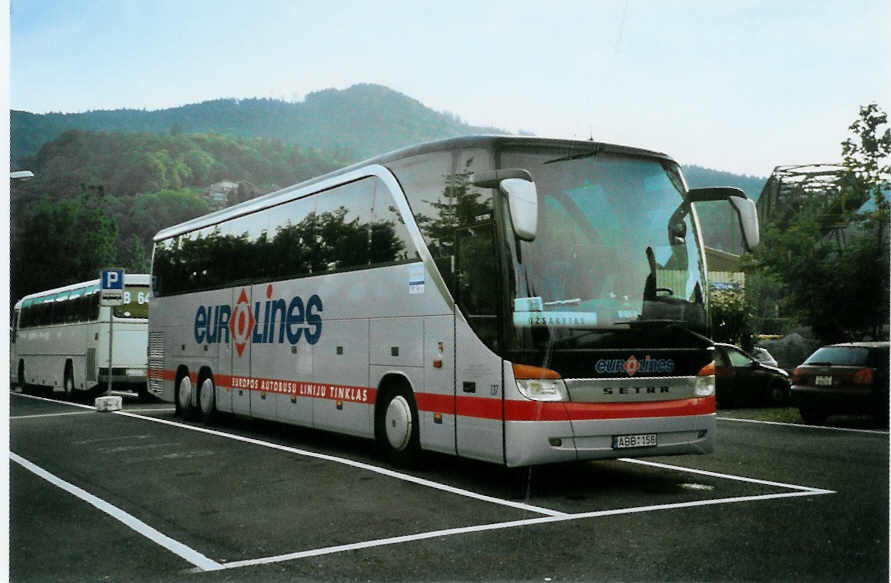 (098'515) - Aus Litauen: Juozpaviciaus, Kaunas - Nr. 137/ABB 156 - Setra am 10. September 2007 in Thun, Seestrasse