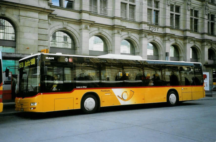 (098'528) - Moser, Flaach - Nr. 11/ZH 332'706 - MAN am 15. September 2007 beim Hauptbahnhof Winterthur