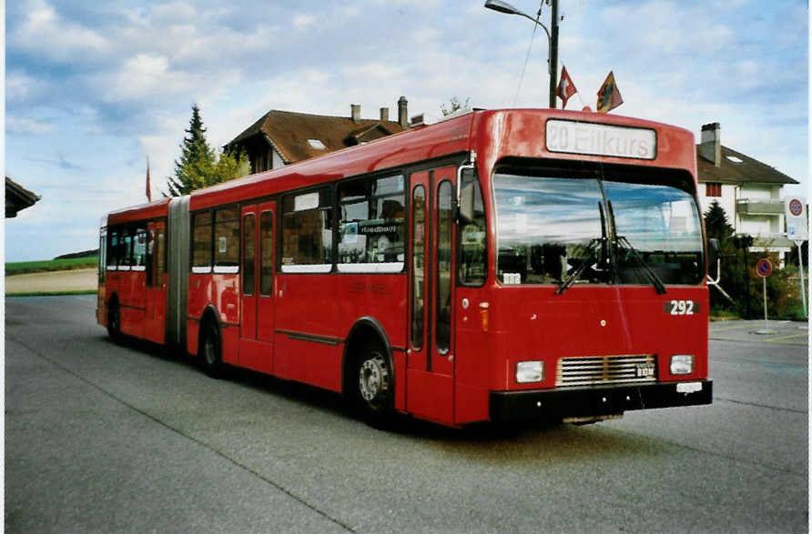 (099'528) - Bernmobil, Bern - Nr. 292/BE 419'292 - Volvo/R&J-Hess-Gangloff am 30. September 2007 beim Bahnhof Riedbach