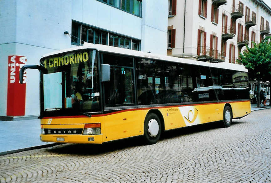 (099'832) - AutoPostale Ticino - TI 215'313 - Setra (ex P 25'610) am 4. Oktober 2007 beim Bahnhof Bellinzona