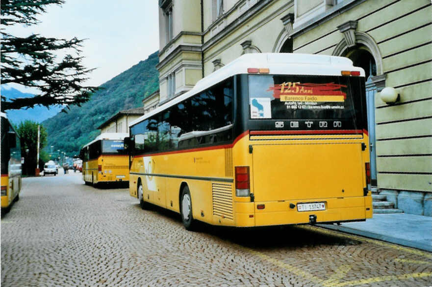 (099'904) - Barenco, Faido - TI 13'747 - Setra am 4. Oktober 2007 beim Bahnhof Bellinzona