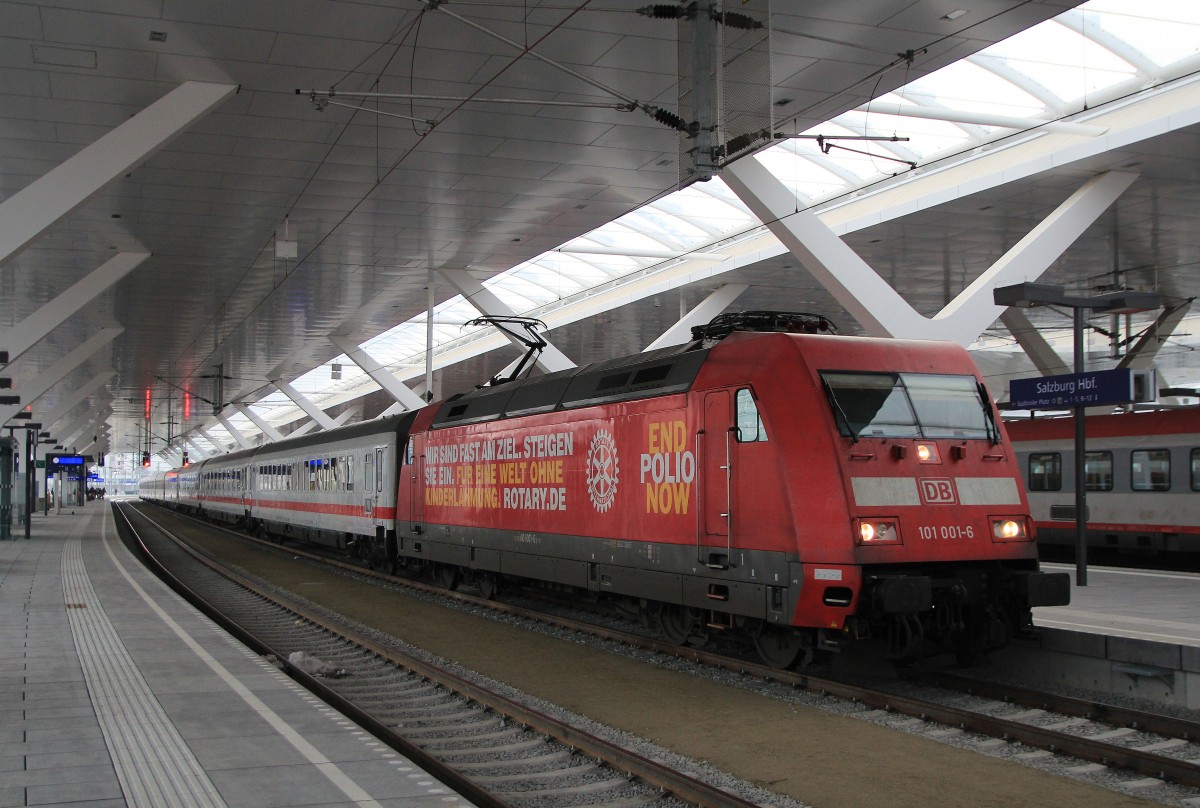 101 001-6 wirbt fr die Schutzimpfung gegen Kinderlhmung. Aufgenommen am 31. Januar 2014 im Salzburger Hauptbahnhof.