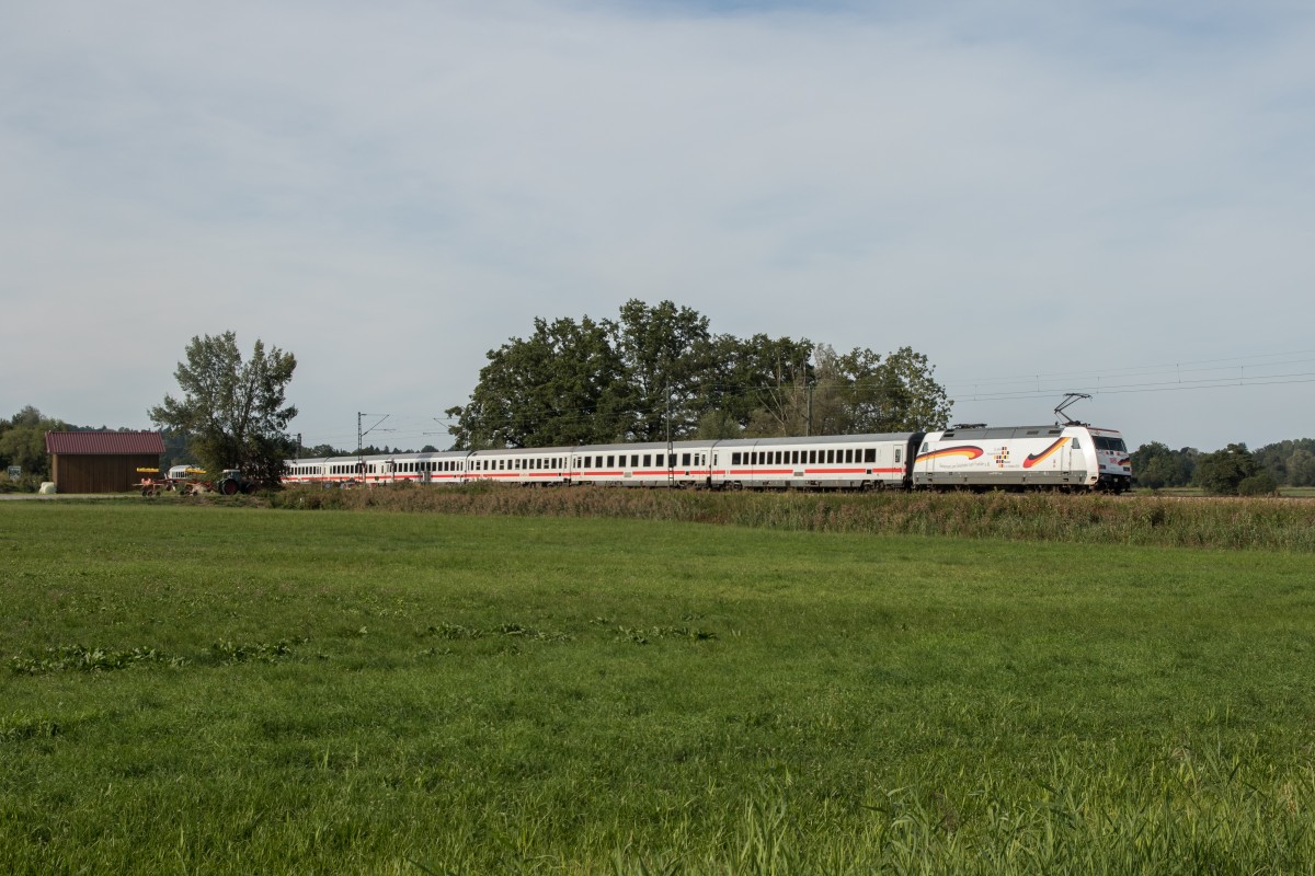 101 027-1  25 Jahre Wiedervereinigung  auf dem Weg nach Salzburg am 27. August 2015 bei Weisham.