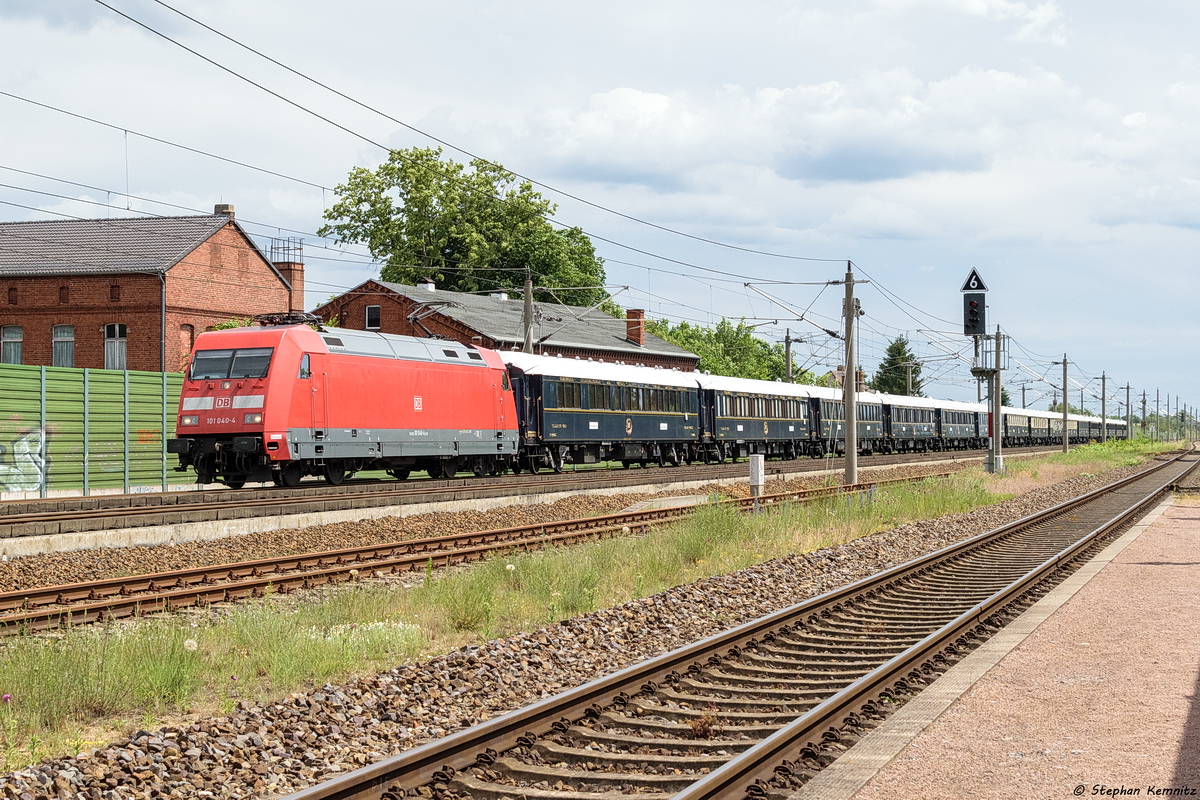 101 040-4 mit dem Orient-Express (NF 13452) von Berlin Ostbahnhof nach Calais Ville in Großwudicke. 08.06.2019