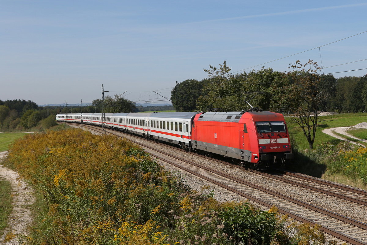 101 096 am EC 214 am 14. September 2020 bei Grabensttt im Chiemgau.