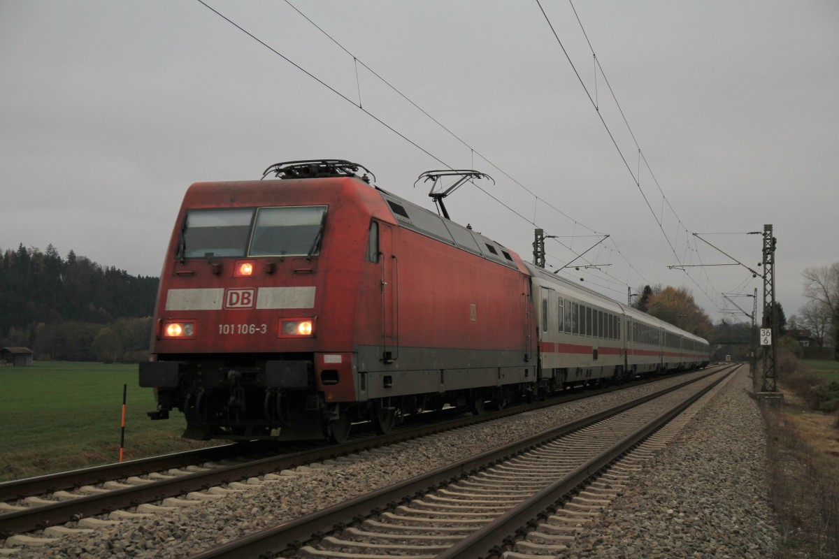 101 106-3 war am 16. November 2013 bei bersee auf dem Weg nach Salzburg.