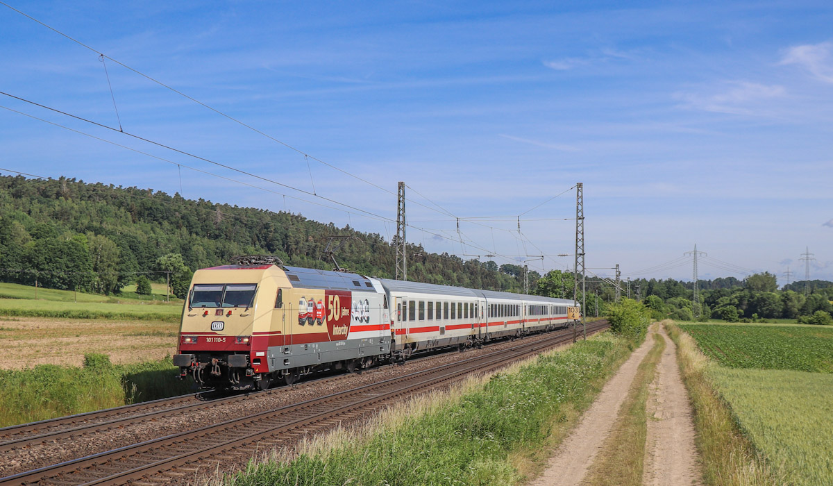 101 110 mit IC Königssee am 14.06.2022 in Kerzell