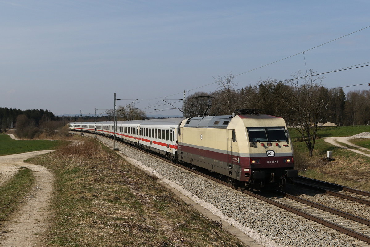 101 112 war am 20. Mrz 2020 mit einem  EC  bei Grabensttt in Richtung Salzburg unterwegs.