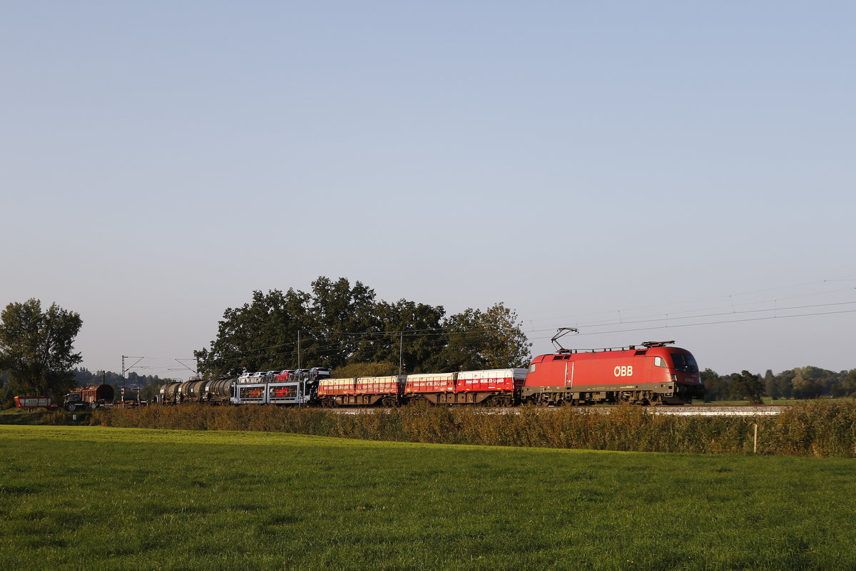 1016 002 mit einem gemischten Gterzug am 18. September 2018 bei Weisham.