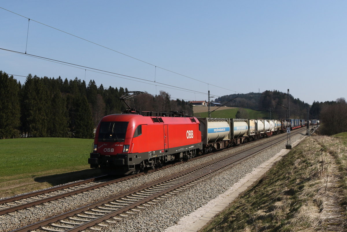 1016 007  Sunny Boy  mit einem  KLV  aus Salzburg kommend am 20. Mrz 2020 bei Grabensttt im Chiemgau.